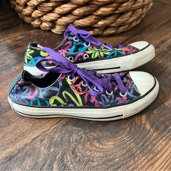 Peace & Flowers Designs converse women’s size 6 - Picture 1 of 5